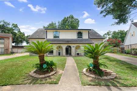 9802 Sagewell Dr Pearland, TX 77089