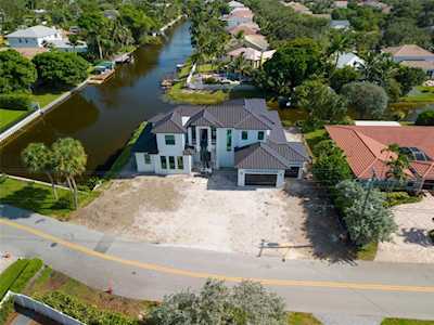 830 Lake Shore Dr Delray Beach, FL 33444