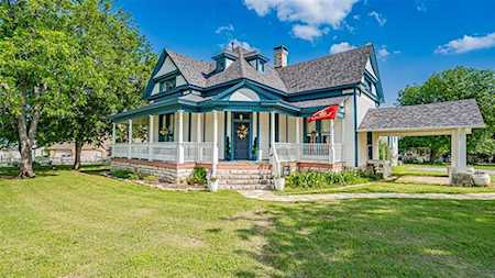 511 S Baker Street Granbury, TX 76048