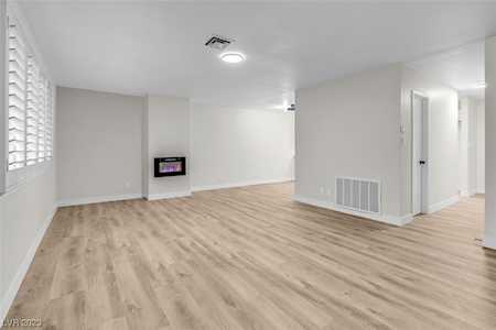 308 Greenbriar Townhouse Way Las Vegas, NV 89121