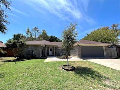 1002 Pierce Arrow Drive Arlington, TX 76001