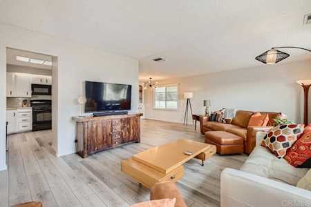 90 Blue Sky Ln Oceanside, CA 92056