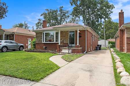 22091 Avon Rd Oak Park, MI 48237