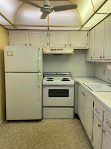 71 Canterbury C West Palm Beach, FL 33417