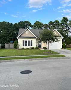 414 Patriots Point Ln Swansboro, NC 28584