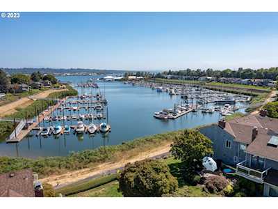 619 N Tomahawk Island DR Portland, OR 97217