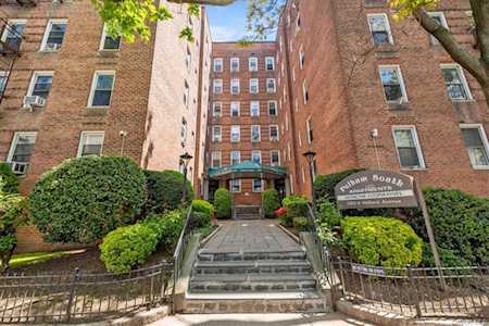 2104 Holland Ave #3E Bronx, NY 10462