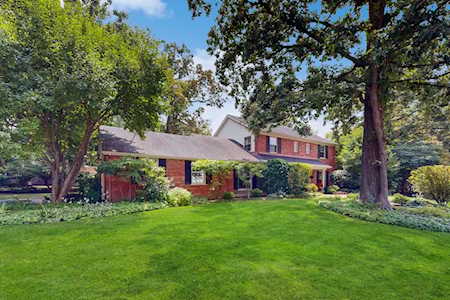 725 Fox Hunt Trl Deerfield, IL 60015