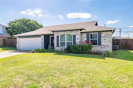 1311 Brookmeadow Court Arlington, TX 76018