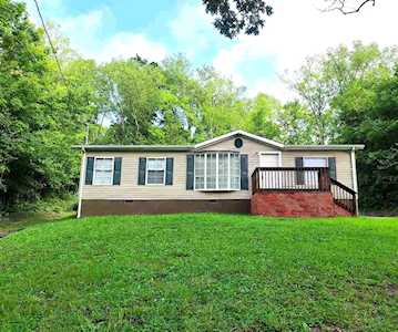 454 Duncan St Newport, TN 37821