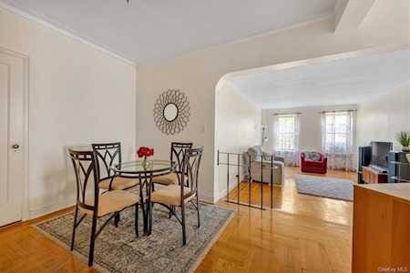 601 Pelham Parkway N #516 Bronx, NY 10467