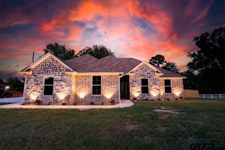 110 Towering Oaks Ln Longview, TX 75602