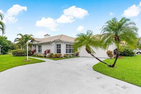 6413 Lansdowne Circle Boynton Beach, FL 33472