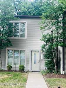 9311 Loch Lea Ln #3 Louisville, KY 40291