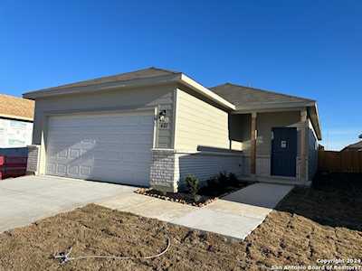 421 Moscato Road New Braunfels, TX 78130