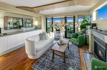 2040 Waverly Place N #303 Seattle, WA 98109
