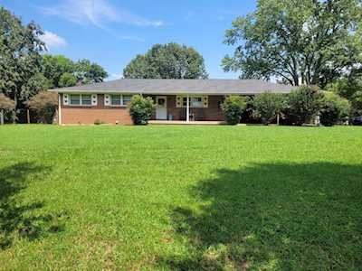 2747 Burgess Gower Rd Springfield, TN 37172