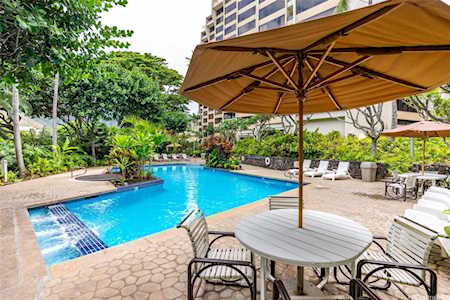 555 Hahaione Street #5C Honolulu, HI 96825