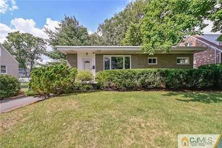94 Oxford Road Colonia, NJ 07067