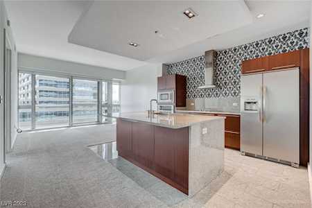 4471 Dean Martin Dr #605 Las Vegas, NV 89103