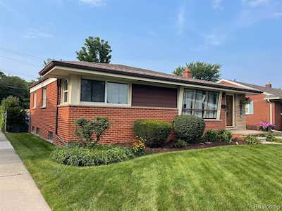 30710 Rush St Garden City, MI 48135