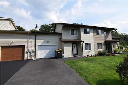 7321 East Hillcrest Ln Slatington, PA 18080