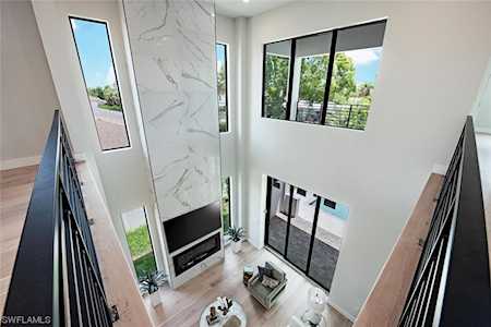 524 N 103rd Ave Naples, FL 34108