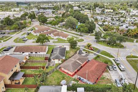 260 Columbus Pkwy Hollywood, FL 33021