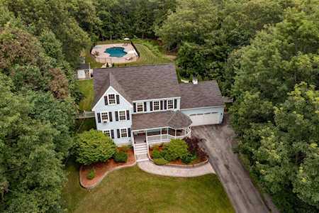93 Meadow Lark Ln Goffstown, NH 03045