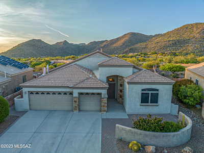 5098 W Coyote Gulch Loop Marana, AZ 85658