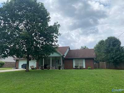 106 Cranberry Way Harvest, AL 35757