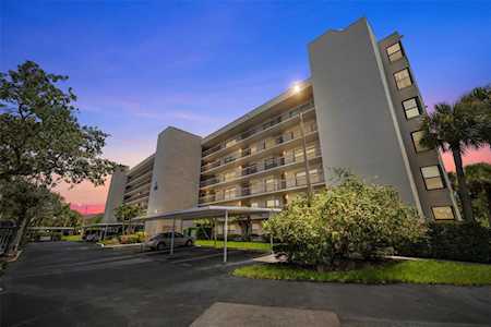 1332 Pasadena Ave S #404 South Pasadena, FL 33707
