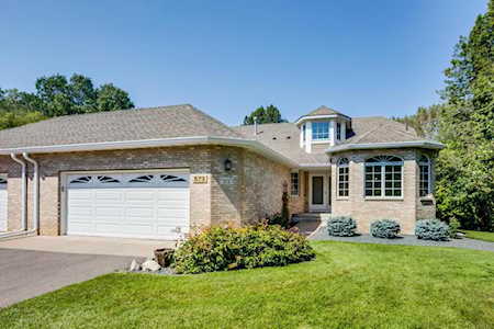 573 Terrace Courte Roseville, MN 55113