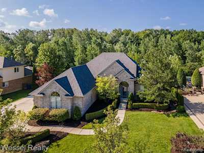 62719 Coralburst Dr Washington, MI 48094
