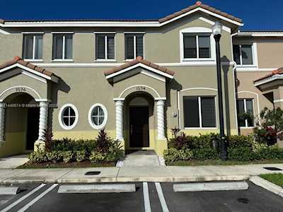 1074 SE 24th Ave Homestead, FL 33035