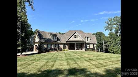 4801 River Oaks Rd Clover, SC 29710