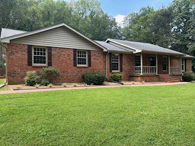 501 Utley Dr Goodlettsville, TN 37072
