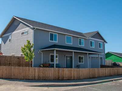 1029 Brandon Way Phoenix, OR 97535