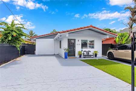 2035 SW 58th Ct Miami, FL 33155