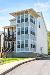 701 Arbor Trace Cir Nashville, TN 37207