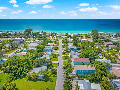 112 6th St Belleair Beach, FL 33786