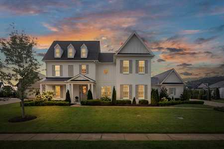 6822 Chatterton Dr College Grove, TN 37046