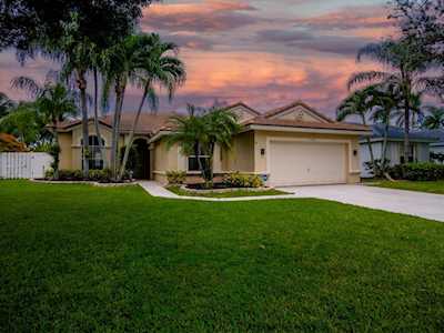 5727 Muirfield Village Circle Lake Worth, FL 33463