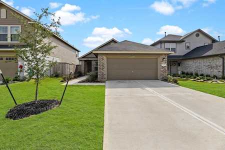 1335 Winding Willow Dr Pinehurst, TX 77362