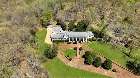 112 Lakeside Dr Goodlettsville, TN 37072