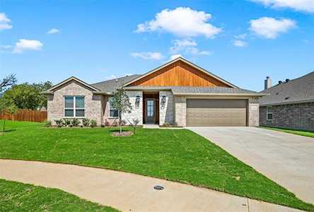 656 Mooney Drive Saginaw, TX 76179