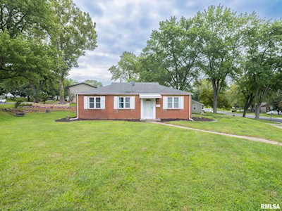 602 Sangamon Rd Marquette Heights, IL 61554
