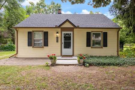 20463 Five Points St Redford Twp, MI 48240