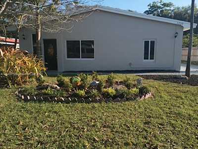 1210 SW 28th St Fort Lauderdale, FL 33315