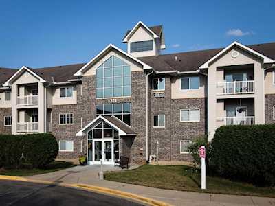 1321 Lake Drive W #305 Chanhassen, MN 55317